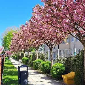 Al-dom Wisniowy Ogrod Z Garazem Apartament Kołobrzeg